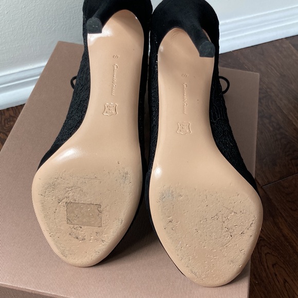 Gianvito Rossi Rebecca lace and suede lace-up heeled booties. - Picture 11 of 13